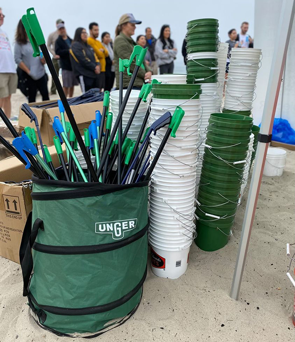 Ryan's Recycling - Beach Clean up with Unger tools